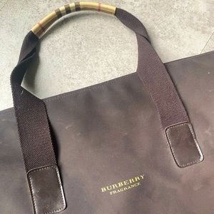 Burberry Duffle Bag 💼
